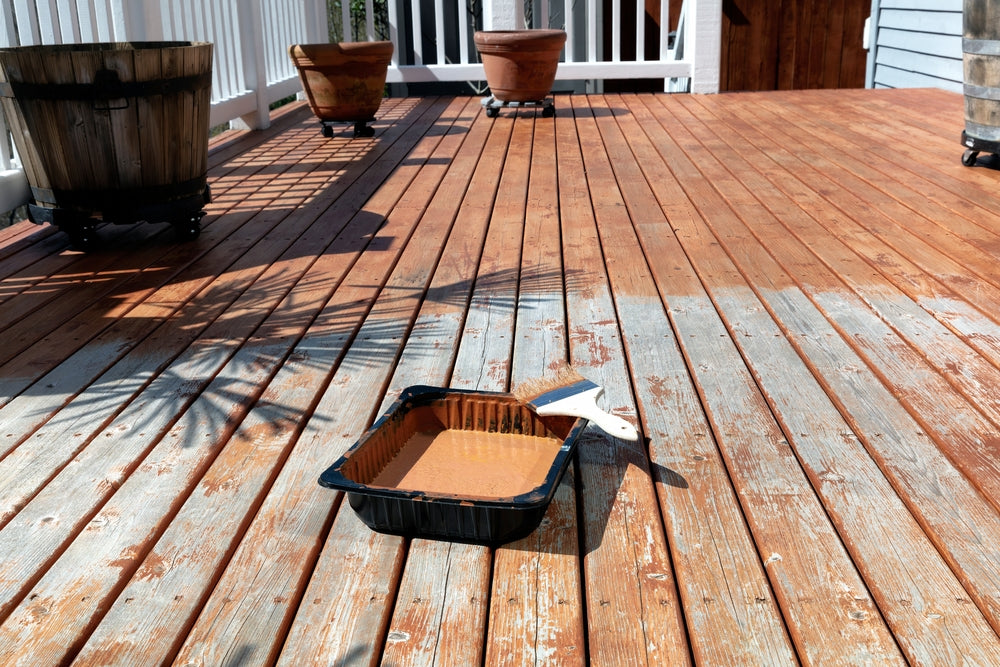 deck staining brentwood